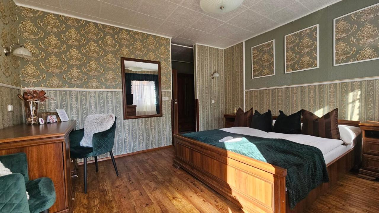 Zamecky Penzion Rotunda Břeclav Exterior foto