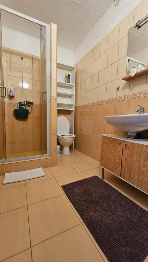 Zamecky Penzion Rotunda Břeclav Exterior foto