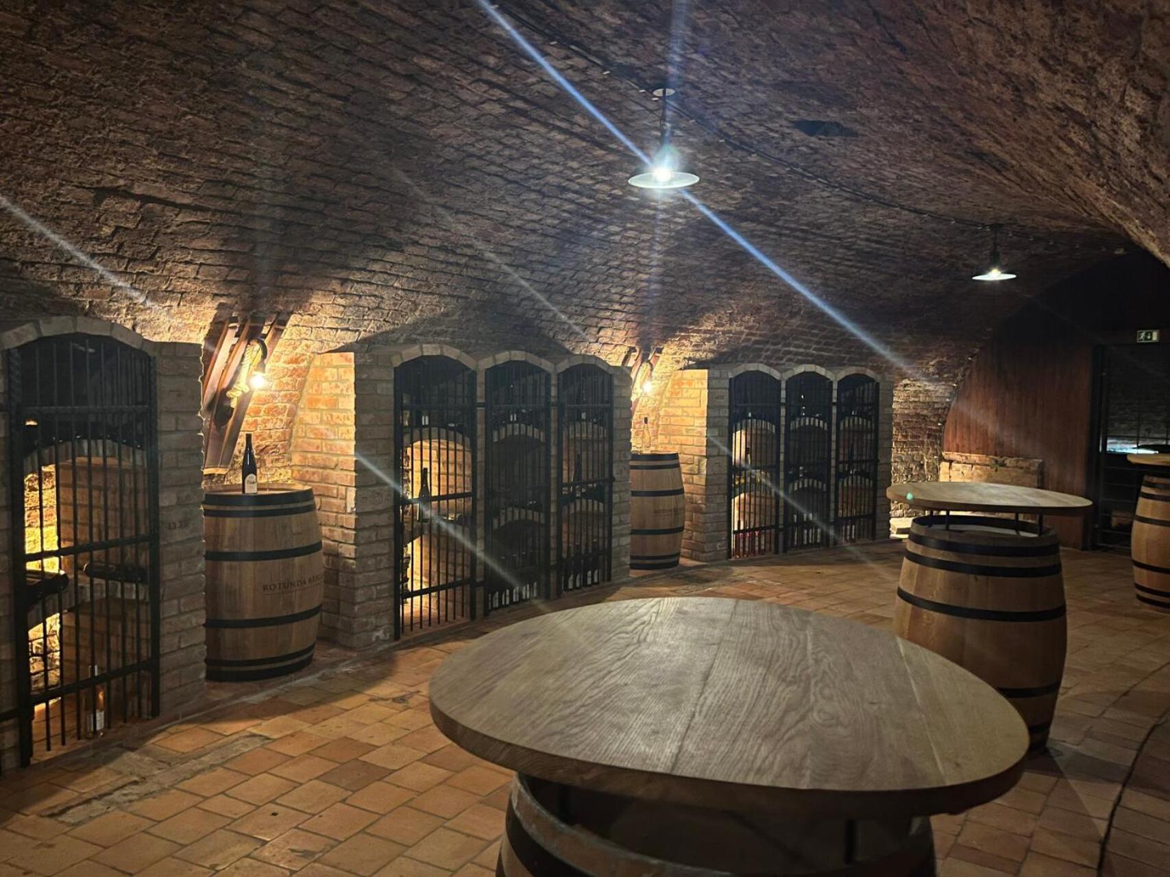 Zamecky Penzion Rotunda Břeclav Exterior foto