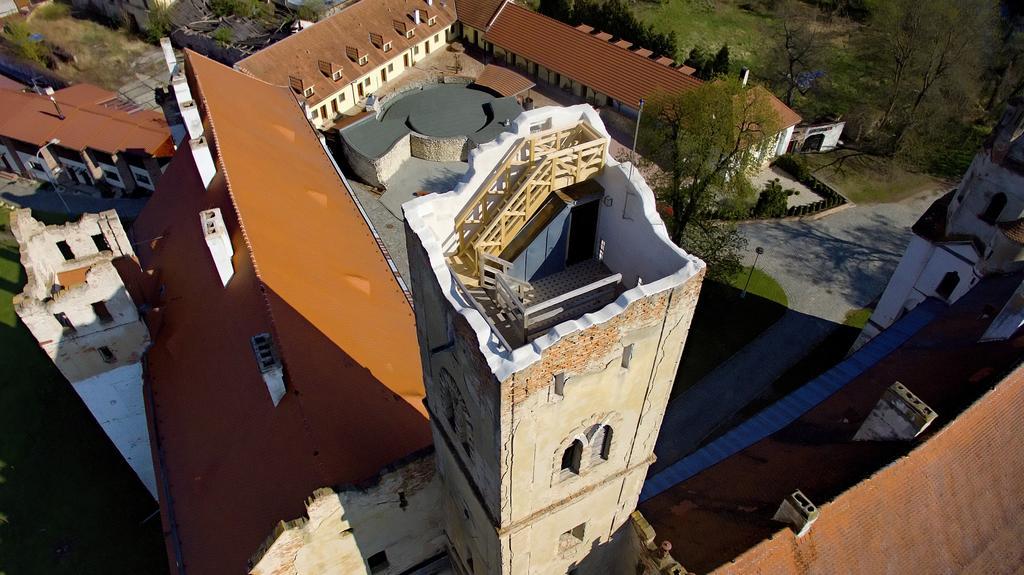 Zamecky Penzion Rotunda Břeclav Exterior foto