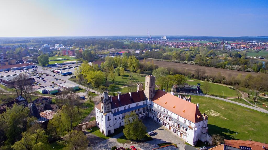 Zamecky Penzion Rotunda Břeclav Exterior foto