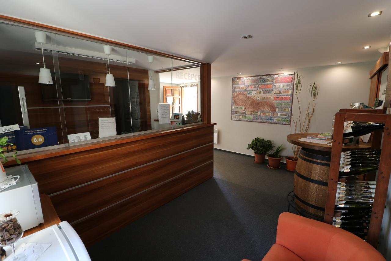 Zamecky Penzion Rotunda Břeclav Exterior foto